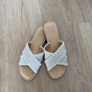 Dolce Vida Slide Sandals Size 8